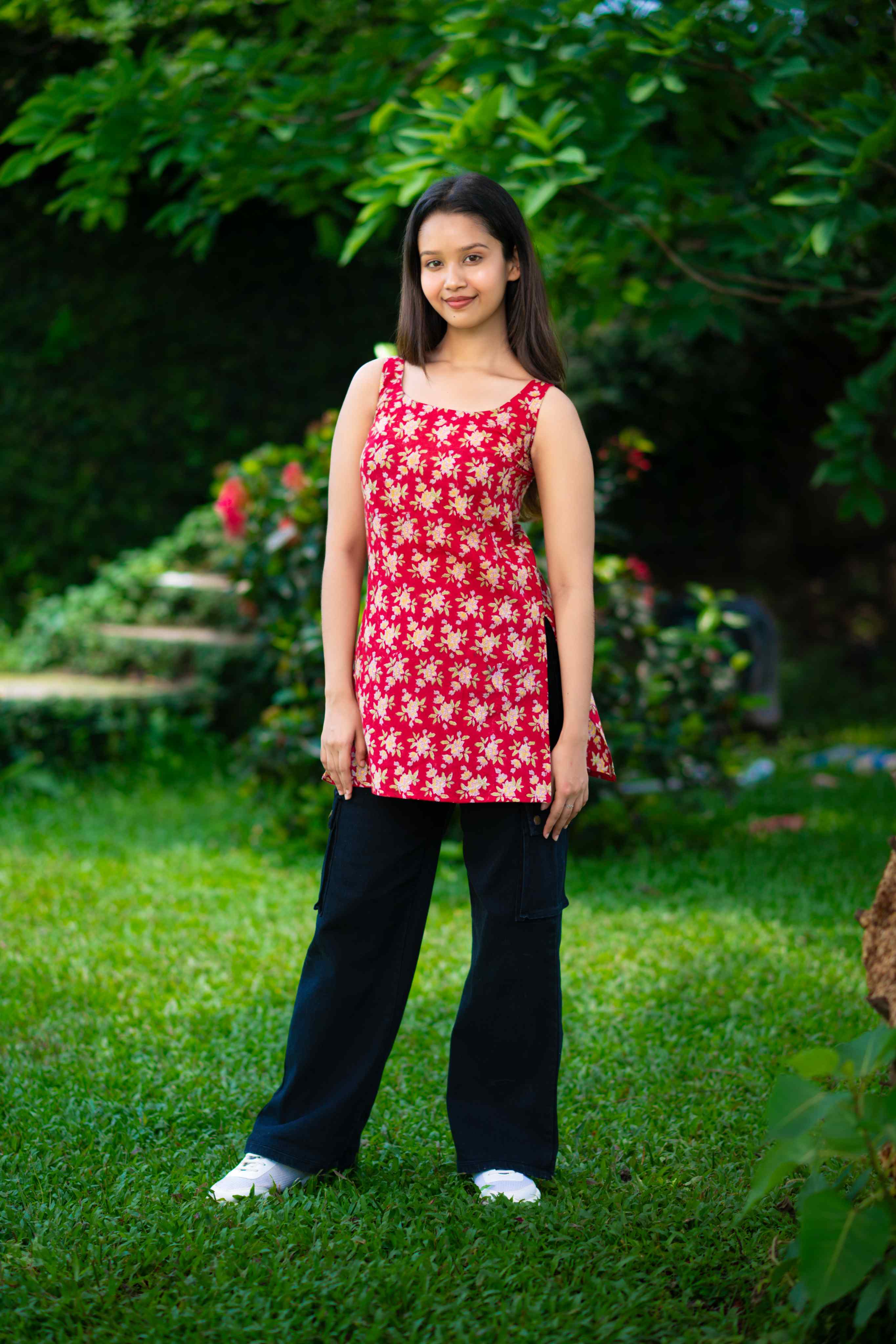 1 KUM KUM DEEP BACK SHORT KURTI , SANGARIA HAND BLOCK FABRIC