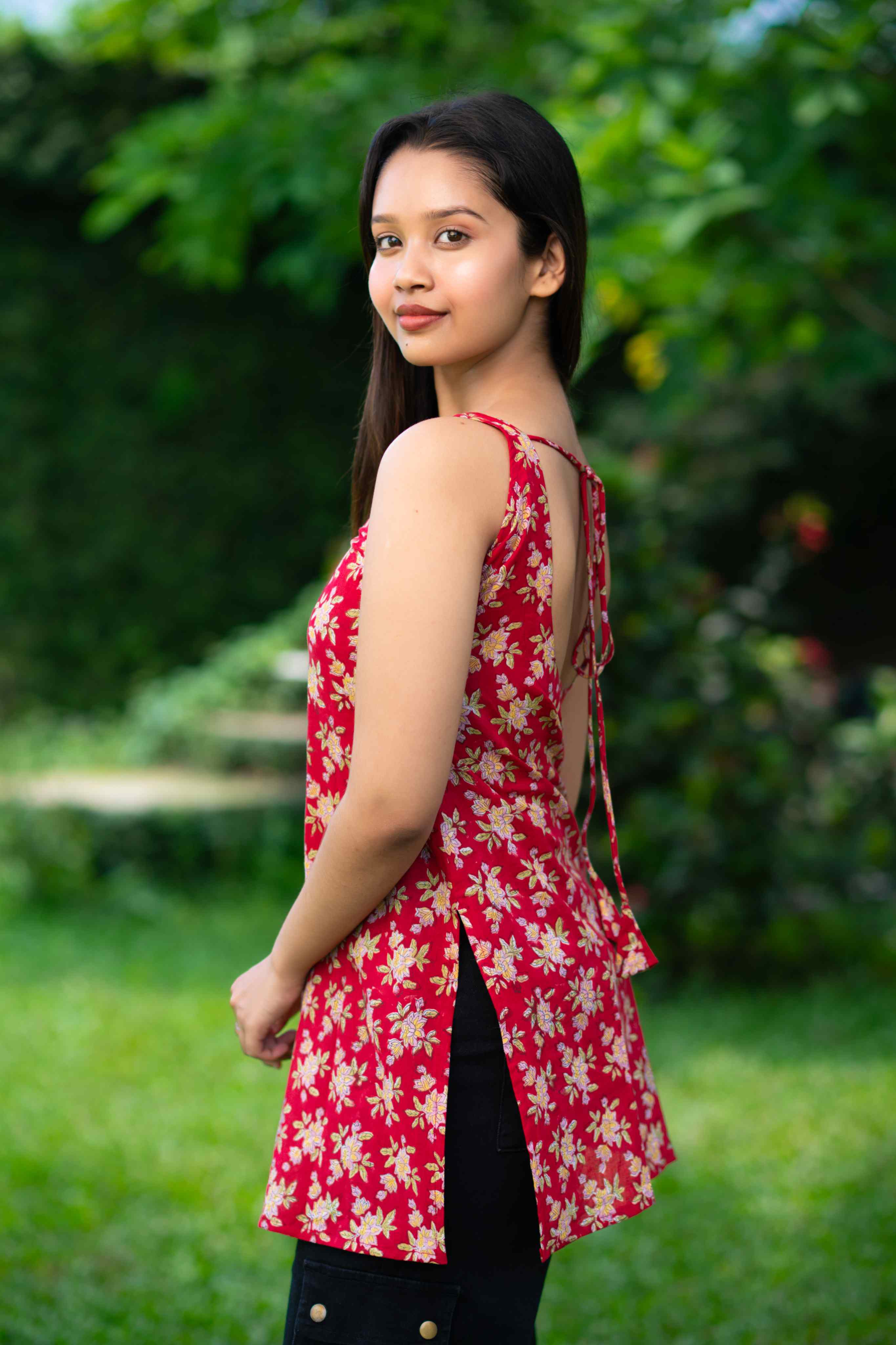 1111 KUM KUM DEEP BACK SHORT KURTI , SANGARIA HAND BLOCK FABRIC