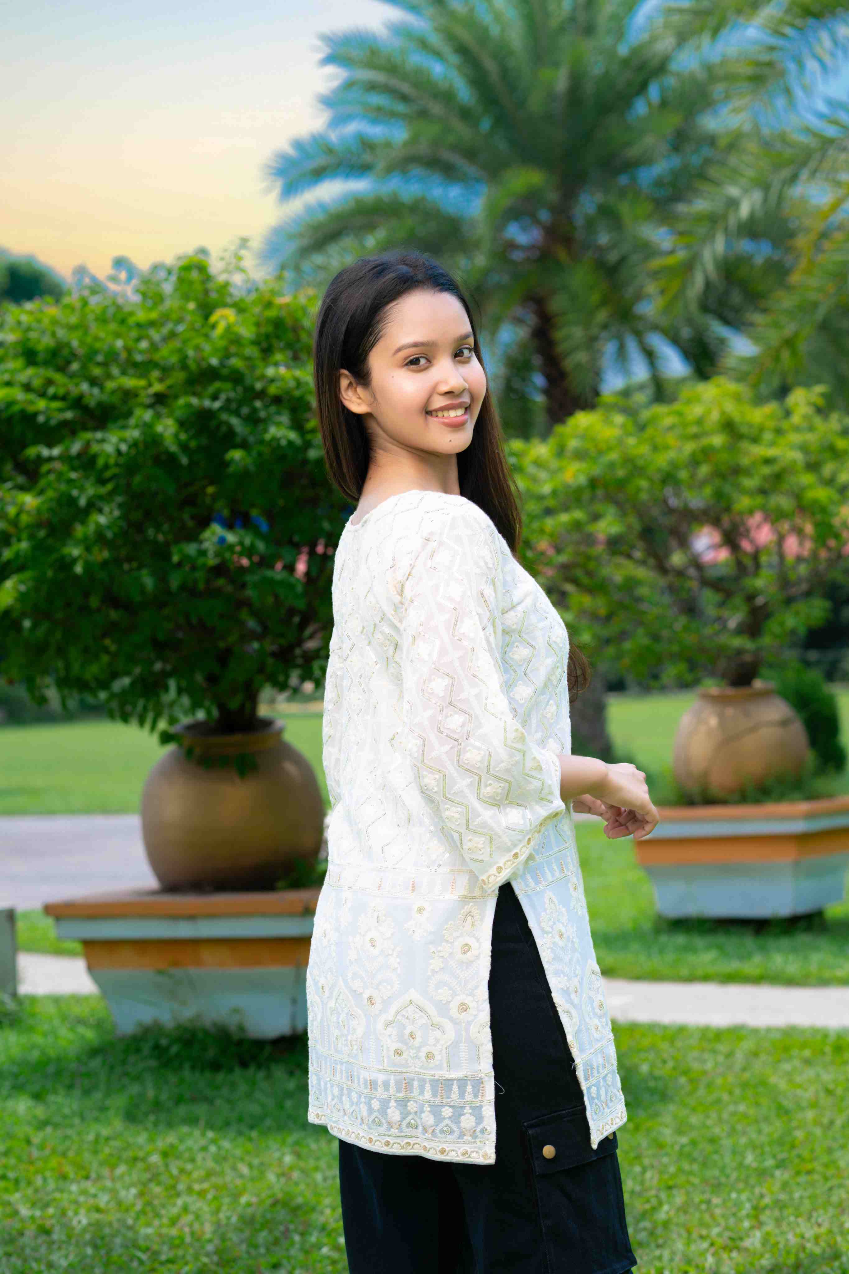 pppppp Zari Work Pakistani Short Kurti